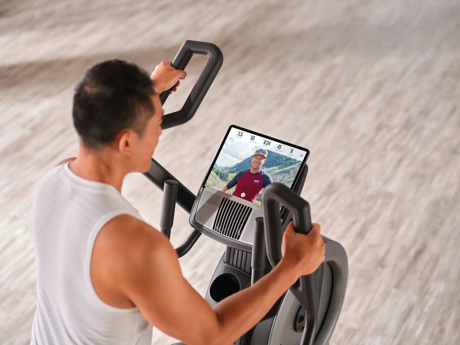 PFEL07523 Elliptical Trainer with Integrated Speakers for an Enhanced Workout Experience